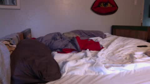 Snapshot of whitechocalate91 chatting on December 4, 9:35 pm just str8 stud nut 1000 online show from December 4, 9:35 pm