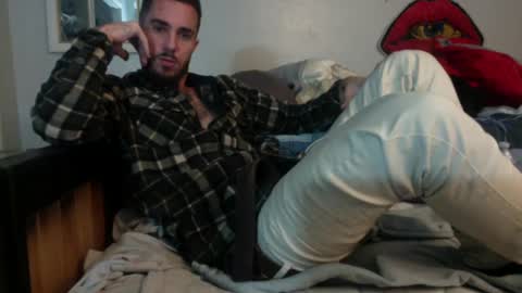 Snapshot of whitechocalate91 chatting on December 12, 5:31 am just str8 stud nut 1000 online show from December 12, 5:31 am