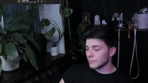 Gus online show from December 13, 9:42 pm