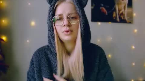 whitehex666 online show from February 10, 9:35 am