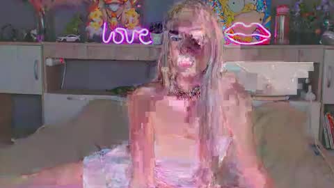 Whitekittykitten online show from January 17, 4:11 pm