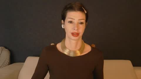 Snapshot of whitequeen888 chatting on September 21, 7:10 am White Queen online show from September 21, 7:10 am