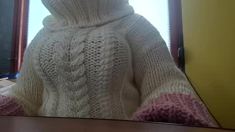 whitesweater online show from September 23, 6:16 am