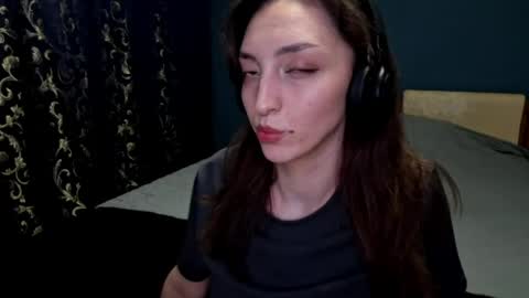 Snapshot of whitleyscianna chatting on April 14, 3:51 pm Cindy online show from April 14, 3:51 pm