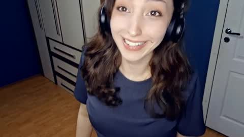 Snapshot of whitleyscianna chatting on April 24, 3:47 pm Cindy online show from April 24, 3:47 pm