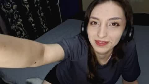 Snapshot of whitleyscianna chatting on April 30, 4:13 pm Cindy online show from April 30, 4:13 pm