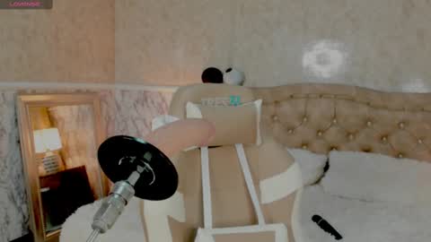 Snapshot of whitneybrown_ chatting on October 7, 4:53 am Whitney online show from October 7, 4:53 am