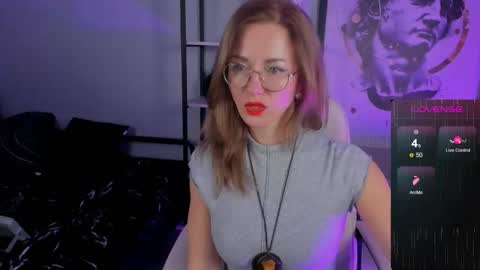 Snapshot of whitneypunnch chatting on October 28, 9:35 am whitneypunnch online show from October 28, 9:35 am