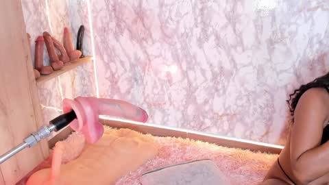 whitneyyfox online show from January 15, 10:24 pm