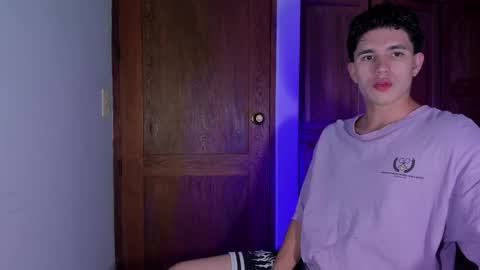 whos_he online show from January 16, 12:14 am