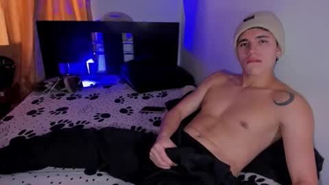 whos_he online show from February 27, 6:19 pm