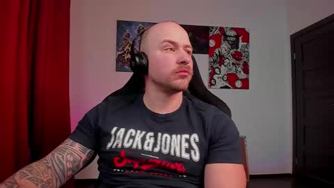 Snapshot of why_you_so_serious chatting on February 25, 6:28 pm VI online show from February 25, 6:28 pm