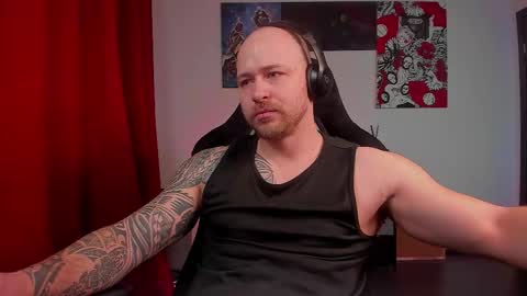 Snapshot of why_you_so_serious chatting on March 8, 4:00 pm VI online show from March 8, 4:00 pm