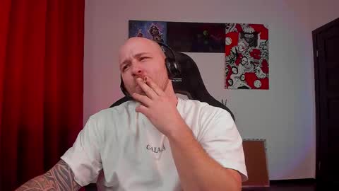 Snapshot of why_you_so_serious chatting on March 17, 4:43 pm VI online show from March 17, 4:43 pm