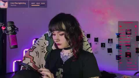 Snapshot of whysosweet chatting on October 9, 12:19 am iggy iggz online show from October 9, 12:19 am