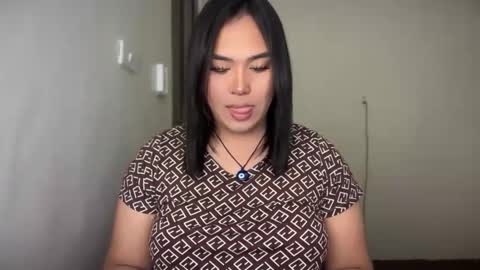 Minna online show from May 17, 5:42 pm