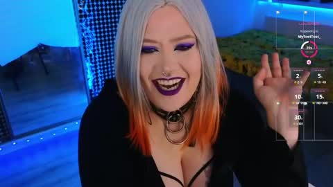 Laura  online show from May 4, 7:10 pm