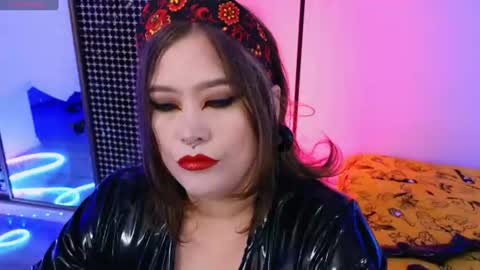 Laura  online show from July 4, 9:32 pm