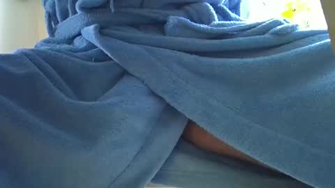 Snapshot of wifewatcher123 chatting on October 28, 8:18 am wifewatcher123 online show from October 28, 8:18 am