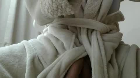 Snapshot of wifewatcher123 chatting on March 7, 6:21 am wifewatcher123 online show from March 7, 6:21 am