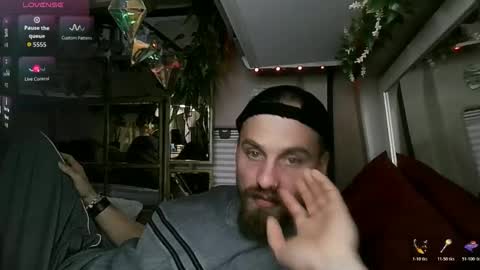 Snapshot of wilclyde1996 chatting on November 28, 3:20 am wilclyde1996 online show from November 28, 3:20 am