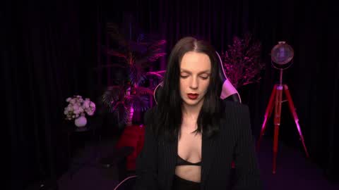 Snapshot of wild_alice_me chatting on April 7, 3:23 pm Alice online show from April 7, 3:23 pm