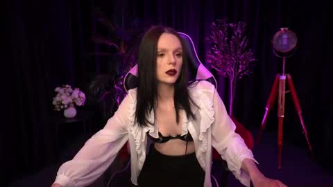Snapshot of wild_alice_me chatting on April 18, 7:58 pm Alice online show from April 18, 7:58 pm