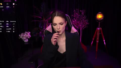 Snapshot of wild_alice_me chatting on April 30, 3:40 pm Alice online show from April 30, 3:40 pm