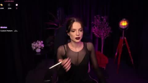 Snapshot of wild_alice_me chatting on May 8, 3:39 pm Alice online show from May 8, 3:39 pm