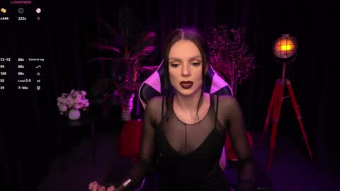 Snapshot of wild_alice_me chatting on May 10, 3:39 pm Alice online show from May 10, 3:39 pm