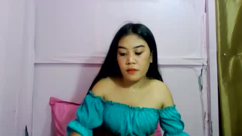 Snapshot of wild_doll69 chatting on April 21, 2:15 am wild_doll69 online show from April 21, 2:15 am