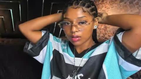wild_firee_ online show from May 19, 1:56 am