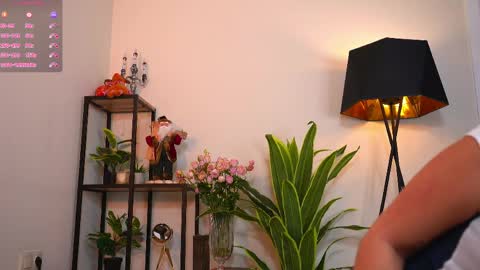 Mia online show from May 22, 4:08 am
