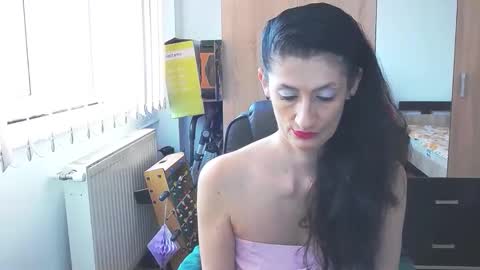 Snapshot of wildbea23 chatting on March 15, 8:31 am Bea online show from March 15, 8:31 am