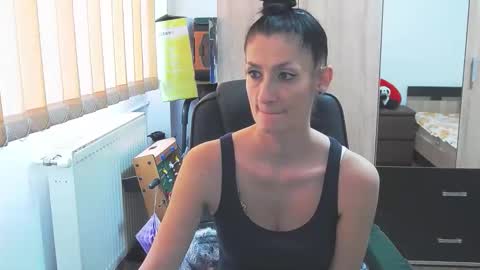 Snapshot of wildbea23 chatting on March 19, 7:45 am Bea online show from March 19, 7:45 am