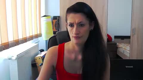 Snapshot of wildbea23 chatting on March 25, 7:25 am Bea online show from March 25, 7:25 am