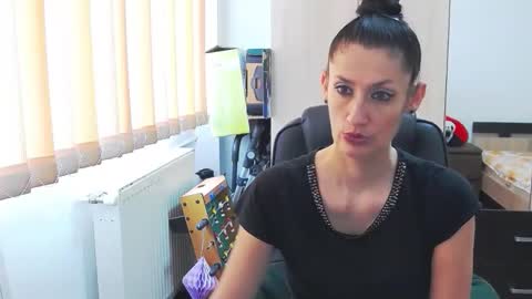 Snapshot of wildbea23 chatting on March 31, 9:32 am Bea online show from March 31, 9:32 am