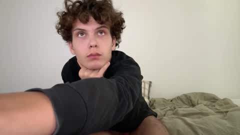 wilddesire18 online show from October 3, 3:31 pm