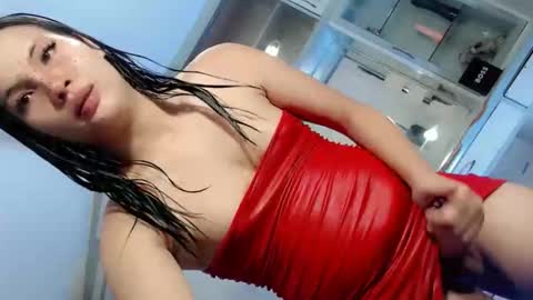 Snapshot of wildest_dream1 chatting on October 7, 2:36 pm wildest_dream1 online show from October 7, 2:36 pm