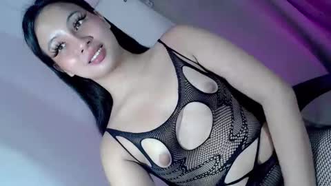 Snapshot of wildest_dream1 chatting on November 10, 6:18 pm wildest_dream1 online show from November 10, 6:18 pm