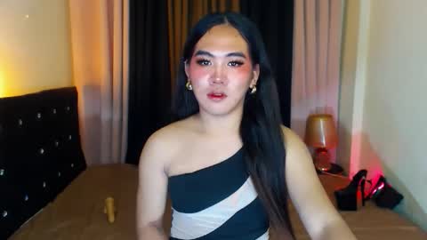 Snapshot of wildhotcore chatting on March 10, 6:35 pm Lianelaiza online show from March 10, 6:35 pm