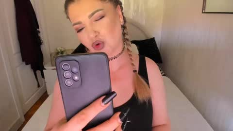 Miss Deea online show from May 11, 11:16 am