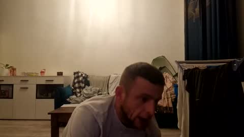 Snapshot of wildmike93 chatting on February 15, 9:44 pm wildmike93 online show from February 15, 9:44 pm