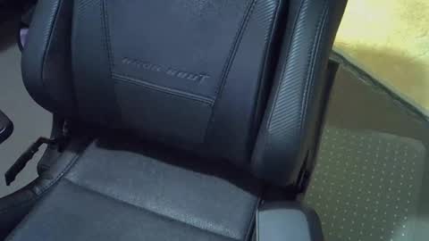 WildxxxWilly online show from March 7, 8:00 am