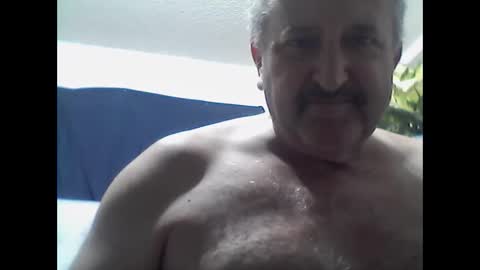 Snapshot of wilhob26 chatting on January 17, 9:17 pm wihob26 online show from January 17, 9:17 pm
