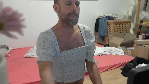 Snapshot of willbillbillwill chatting on October 10, 11:59 pm Lilian online show from October 10, 11:59 pm