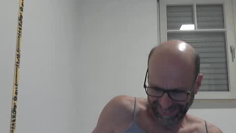 Snapshot of willbillbillwill chatting on February 10, 10:03 pm Lilian online show from February 10, 10:03 pm