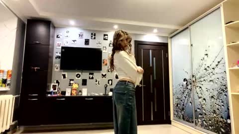 Snapshot of willenasow chatting on February 26, 3:11 pm Olivia online show from February 26, 3:11 pm