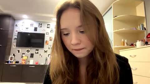 Snapshot of willenasow chatting on March 3, 3:07 pm Olivia online show from March 3, 3:07 pm