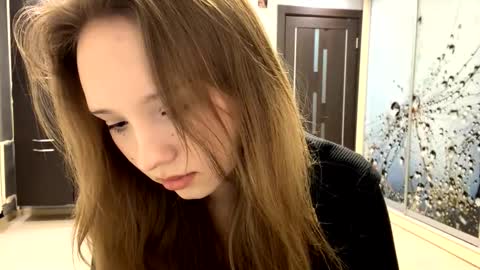 Snapshot of willenasow chatting on March 9, 4:11 pm Olivia online show from March 9, 4:11 pm